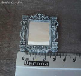 Poppenhuis miniatuur rococo stijl spiegeltje schaal 1:12