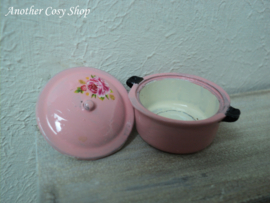 Dollhouse miniature pan with lid in 1"scale