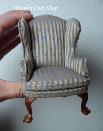 Dollhouse miniature armchair 1" scale
