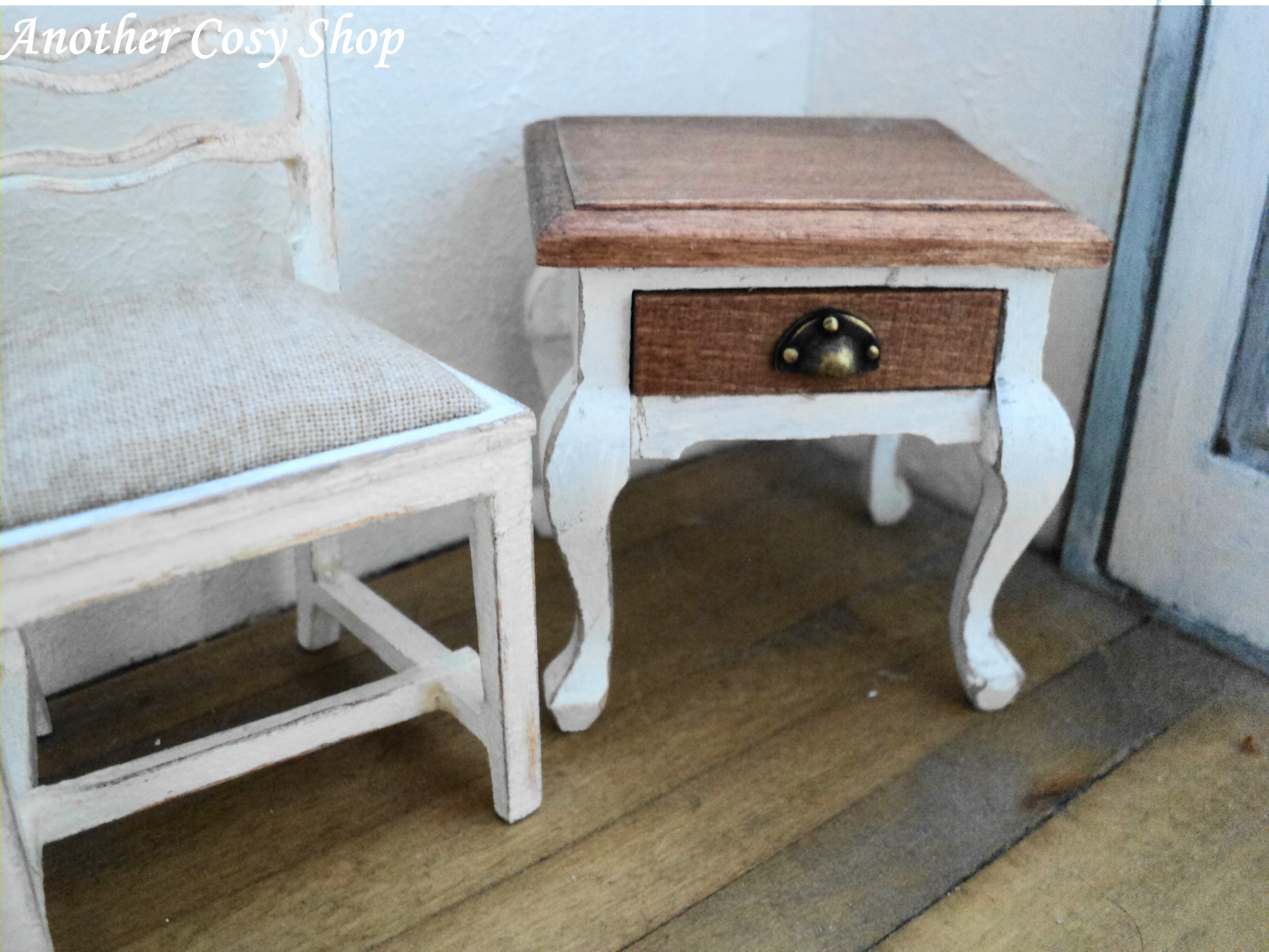Dollhouse miniature side table 1" scale