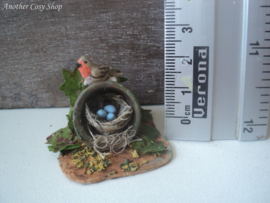 Dollhouse garden decoration plant pot with nest and bird 1"scale
