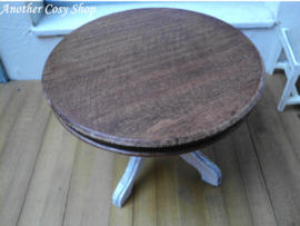 Dollhouse miniature round dining table in 1"scale
