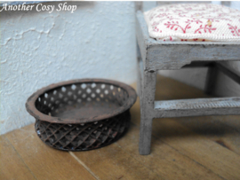 Dollhouse miniature wire basket in 1" scale