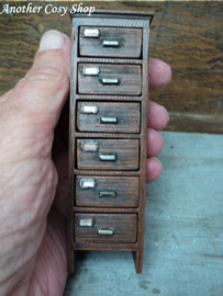 Poppenhuis miniatuur archiefkast (bruin) schaal 1:12