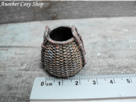 Dollhouse miniature harvest basket medium in 1" scale