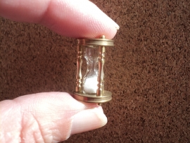 Dollhouse miniature hourglass 1" scale