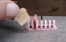 Dollhouse miniature rack with toast in 1" scale