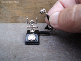 Poppenhuis miniatuur ouderwetse zwarte telefoon schaal 1:12