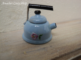 Dollhouse miniature water kettle in 1" scale