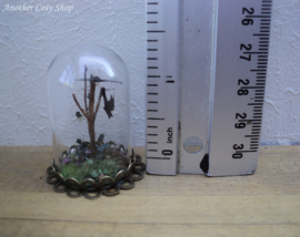 Puppenhaus Miniaturkuppel mit Fledermäusen im Maßstab 1:12
