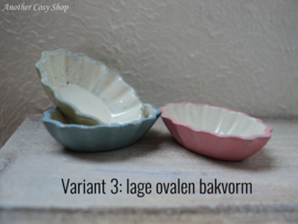 Dollhouse miniature baking tins in 1" scale