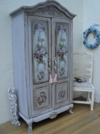 Dollhouse miniature linen closet / wardrobe