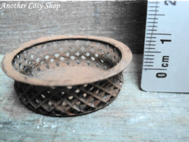 Dollhouse miniature wire basket in 1" scale