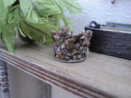 Dollhouse miniature decoration small crown in 1"scale