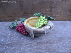 Dollhouse miniature bowl with grapes 1"scale