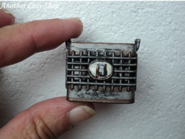 Poppenhuis miniatuur metalen draadmand (klein) schaal 1:12
