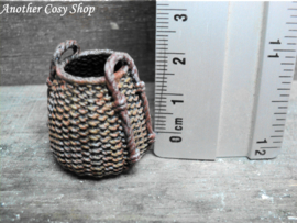 Dollhouse miniature harvest basket medium in 1" scale