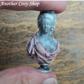 Dollhouse miniature Victorian lady (large)