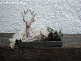 Poppenhuis miniatuur decoratie hert op dienblad schaal 1:12