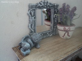 Poppenhuis miniatuur rococo stijl spiegeltje schaal 1:12