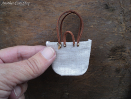 Poppenhuis miniatuur shopper / schoudertas schaal 1:12