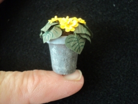 Dollhouse miniature plant primrose yellow in 1"scale