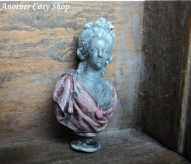 Dollhouse miniature Victorian lady (large)