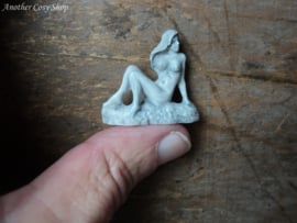 Dollhouse miniature statue sitting artistic nude (no. 2)
