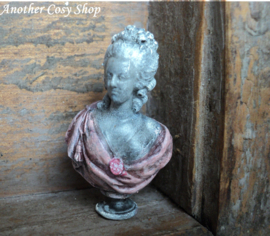Dollhouse miniature Victorian lady (large)