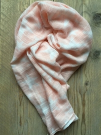 SALE. Sjaal peach met witte Sterren.