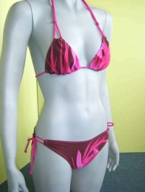 paars / roze bloemen bikini mt 34b / 36b