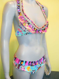 agua bendita outlet bikini Entretenimiento S