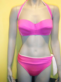 Nicole Oliver bikini Vacarme 40C 38