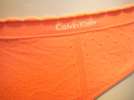 Calvin Klein string oranje met froezelrand L