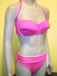 Nicole Oliver bikini Vacarme 40C 38