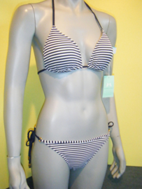 Elizabeth Hurley Bikini Mustique L 40