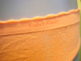 Calvin Klein string oranje met froezelrand M