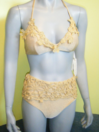 Raffaela d'Angelo bikini Oro Brassierina