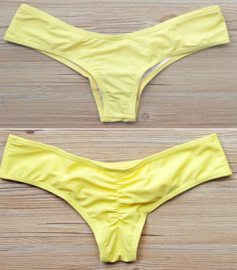 Scrunch cheeky bikini string GEEL M 34 36