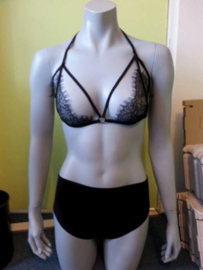 Zwarte Bikini met kanten cups 34 36