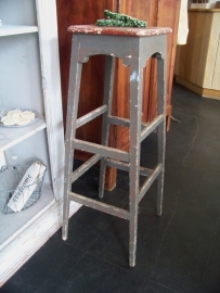 Grote brocante kruk