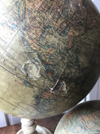 Antieke globe, Parijs