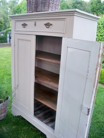 Brocante meidenkastje (gereserveerd!)