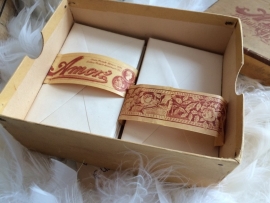 Doosje "Amor" met kleine envelopjes...
