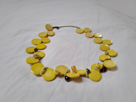 Geel korte ketting