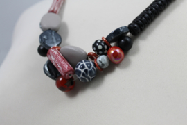 Rood | zwart | grijs korte ketting