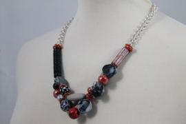 Rood | zwart | grijs korte ketting