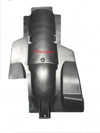 28 - zwart kunststof achterspatbord boven (VAK C-05 en VAK Z)
