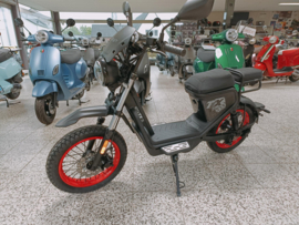AGM Goccia G01TX - Black/Red - (accu: 30 Ah.)
