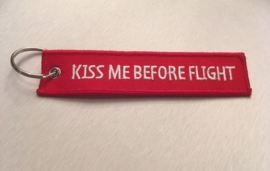 Kiss Me Before Flight Sleutelhanger